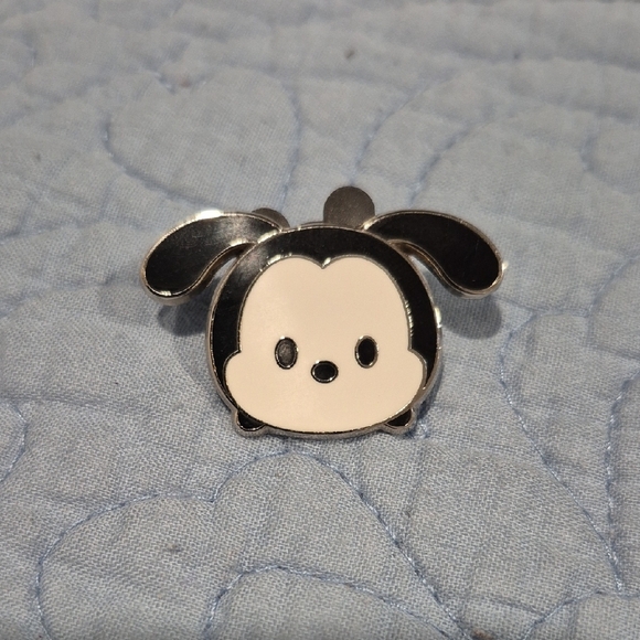 Disney Tsum Tsum Mystery Pin Pack - Oswald ONLY Disney - Picture 1 of 4